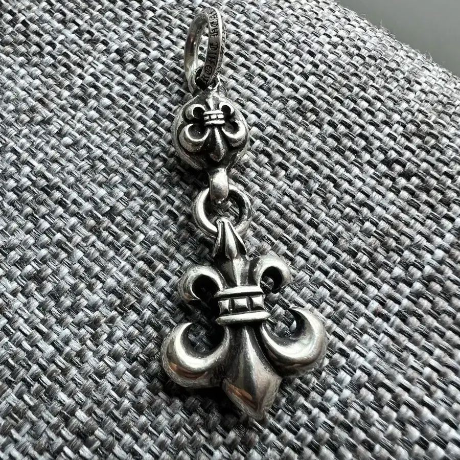 BS Fleur One Ball Charm